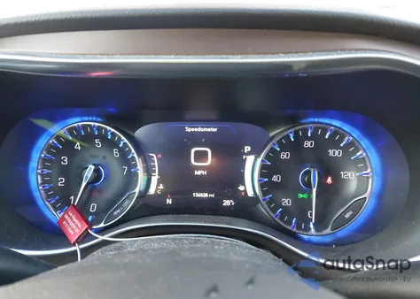 2017 Chrysler Pacifica Touring-L Plus z USA, uszkodzony, nr VIN 2C4RC1EG1HR515312